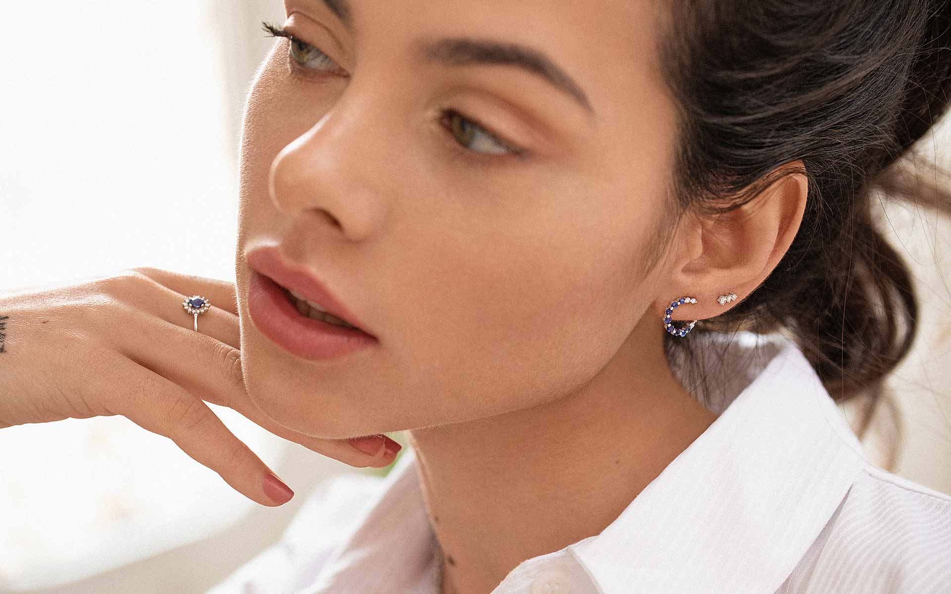 Propuesta look primaveral de joyería fina oro blanco 18 Kt diamantes y zafiros