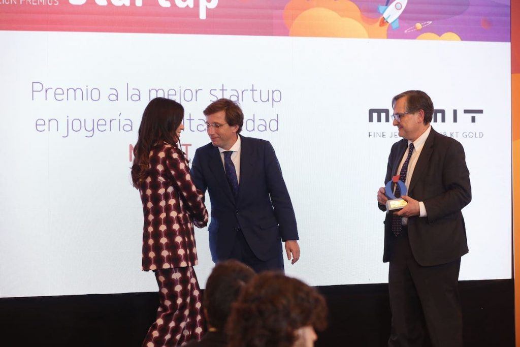 Mumit recoge el premio a mejor startup de alta joyería