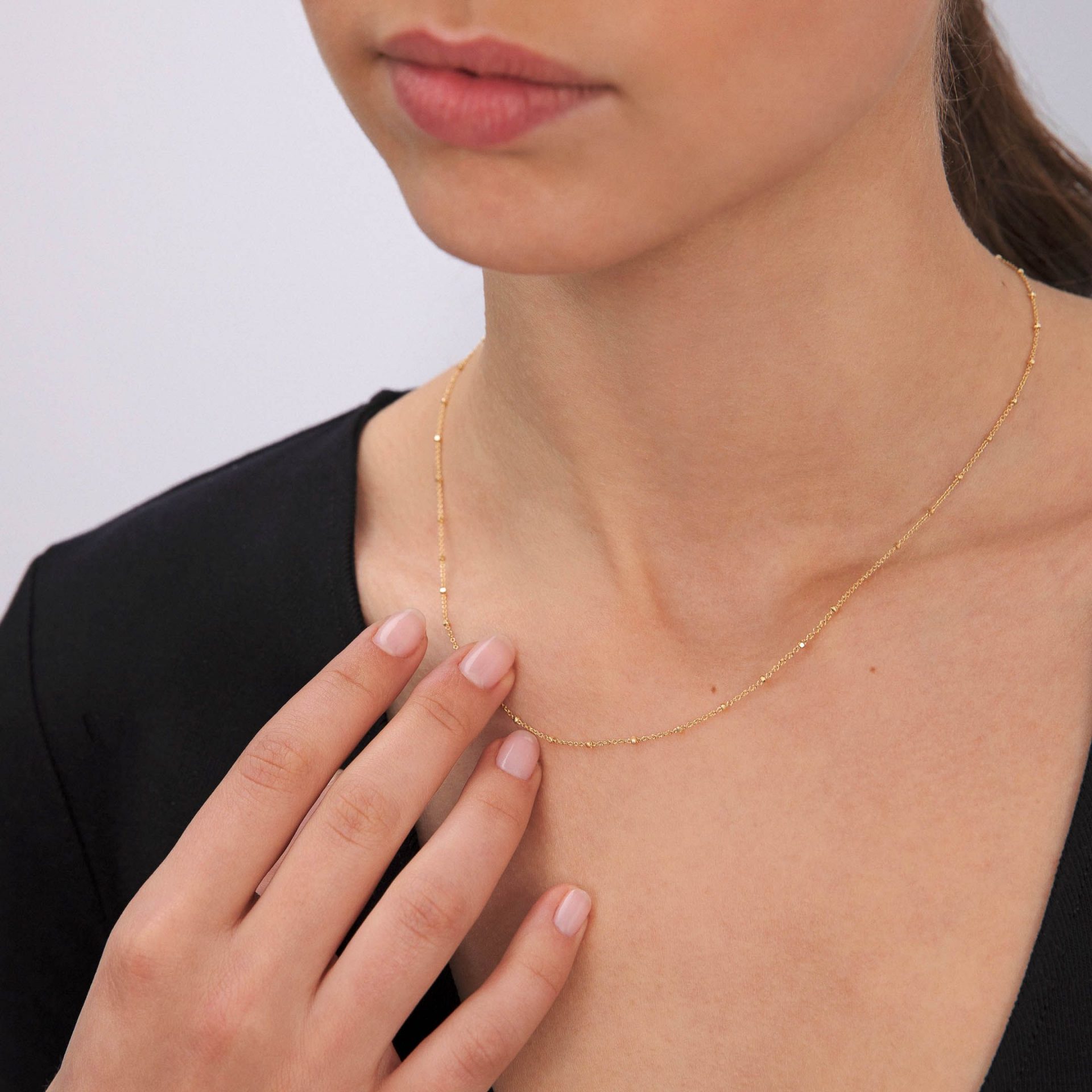 cadena collares y gargantillas para vestidos negros