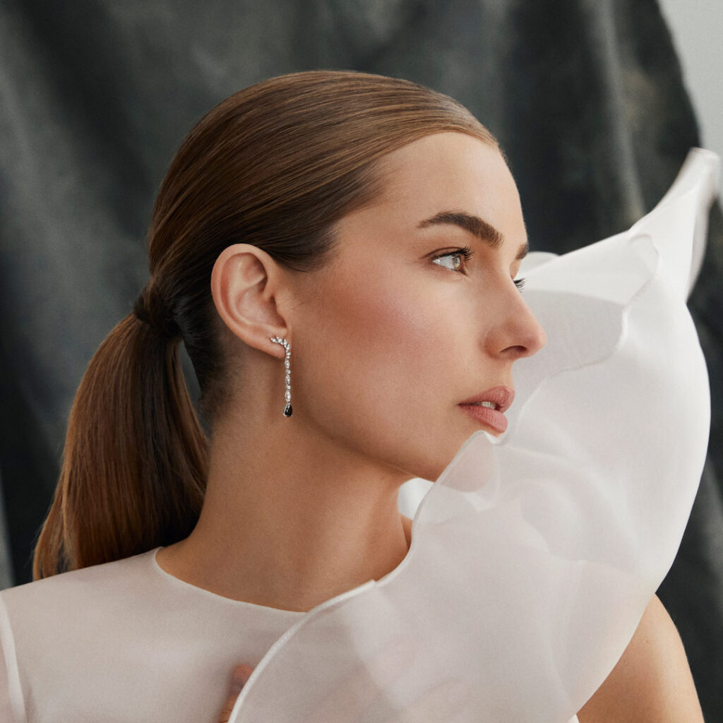 White gold bridal jewelry by Mumit x Inuñez